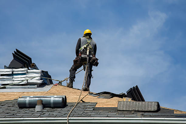 Professional Gutter Installation technician working in Bridgeport, MI